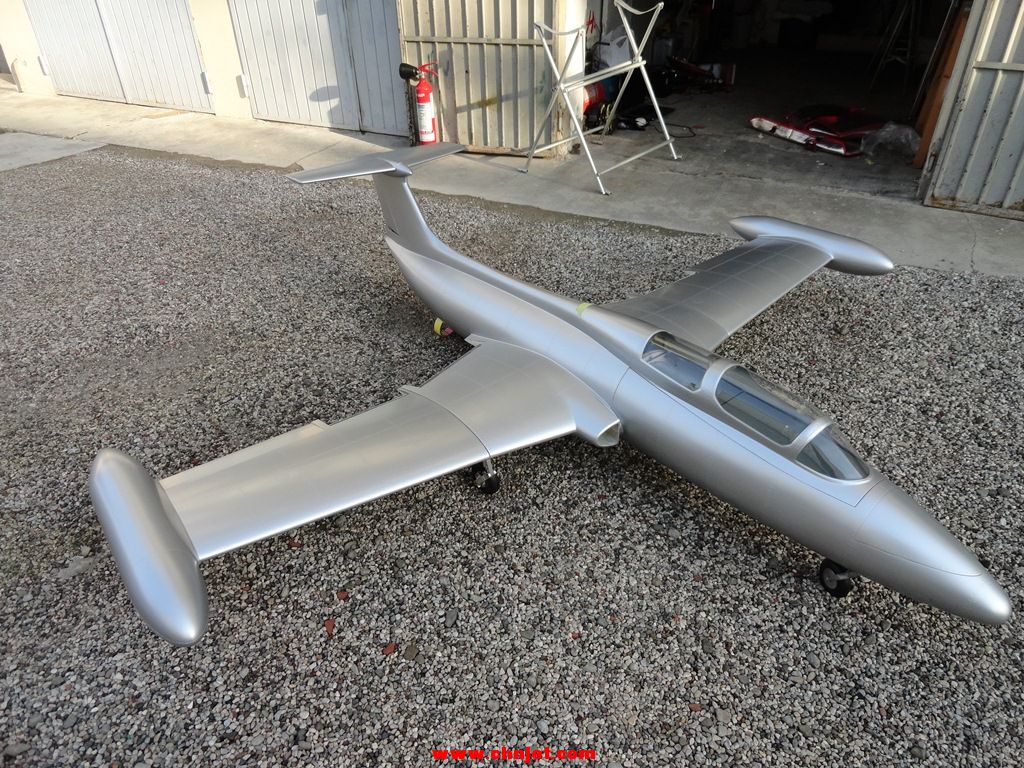 Aero L-29 Delfin涡喷模型飞机制作过程图片集 