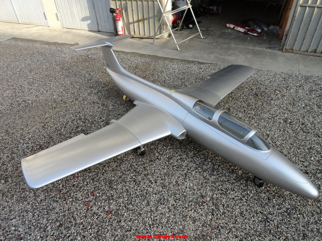 Aero L-29 Delfin涡喷模型飞机制作过程图片集 