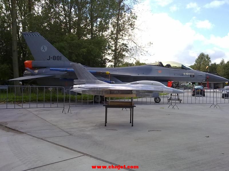 1:5比例F-16B涡喷模型飞机制作过程