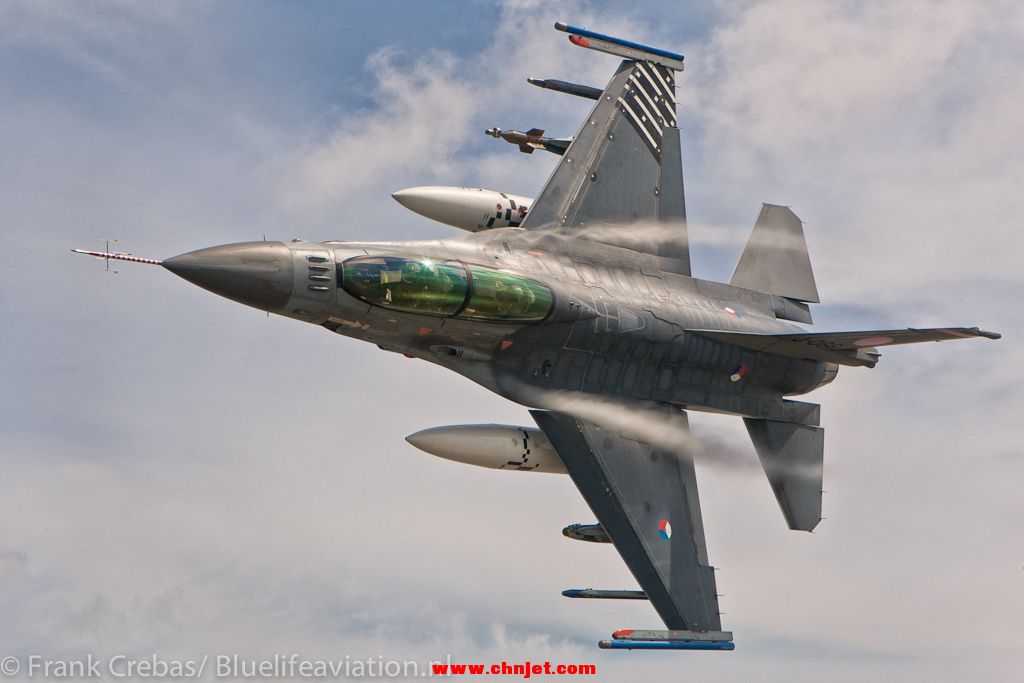 1:5比例F-16B涡喷模型飞机制作过程