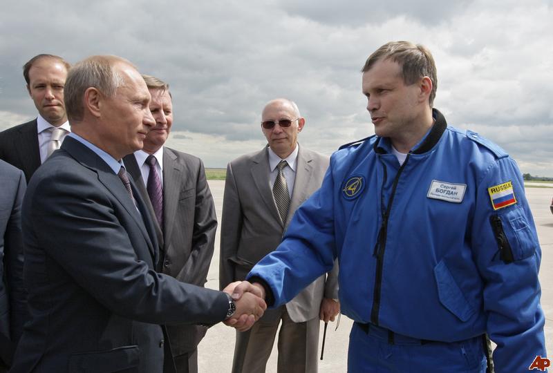 vladimir-putin-sergei-bogdan-2010-6-17-14-3-15.jpg