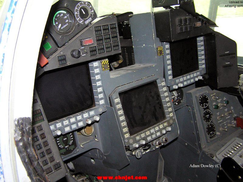 EAP%20cockpit%20-%20not%20LCD%20but%20CRT.jpg