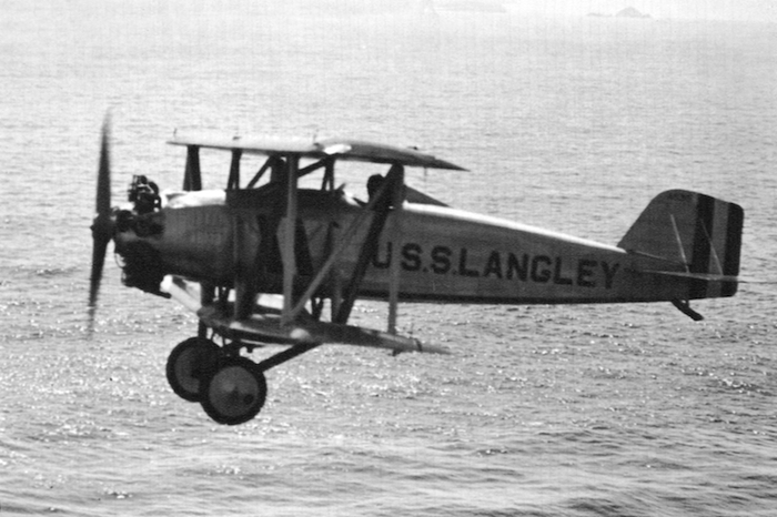 NAF-Curtiss_TS-1_in_flight_in_the_1920s.jpg