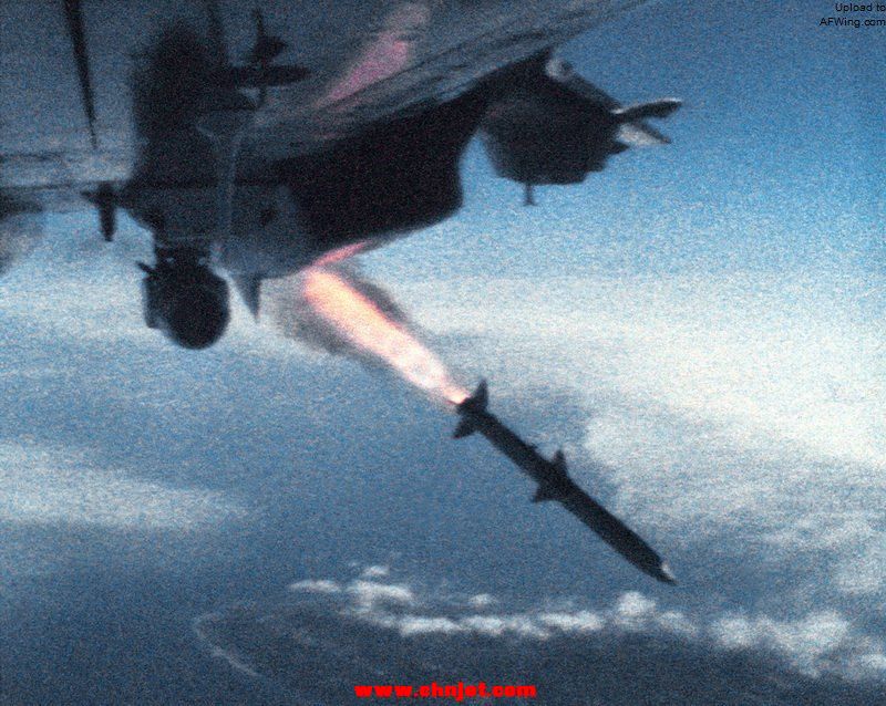 F-14A_AIM-120_Test_2.jpg