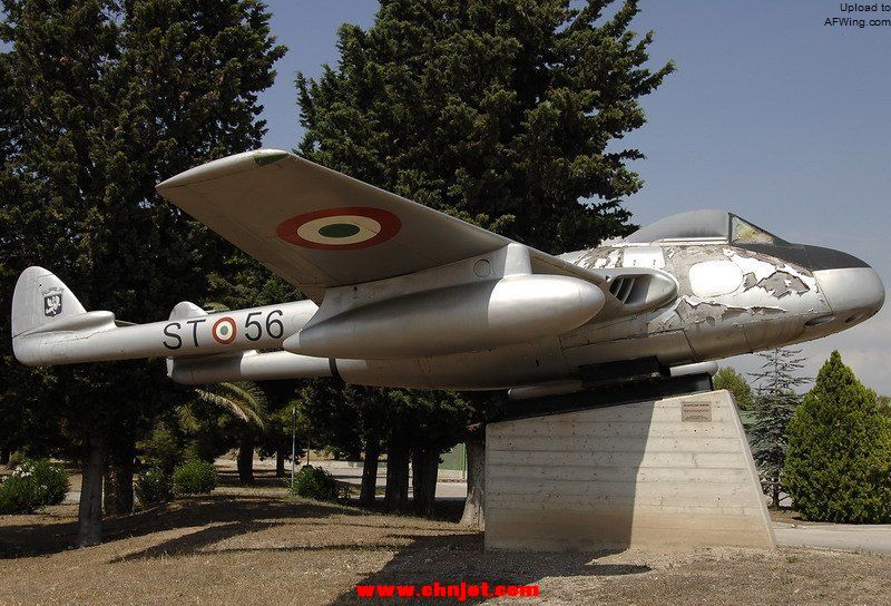 De_Havilland_Vampire_FB.52,_Italy_-_Air_Force_JP6366859.jpg