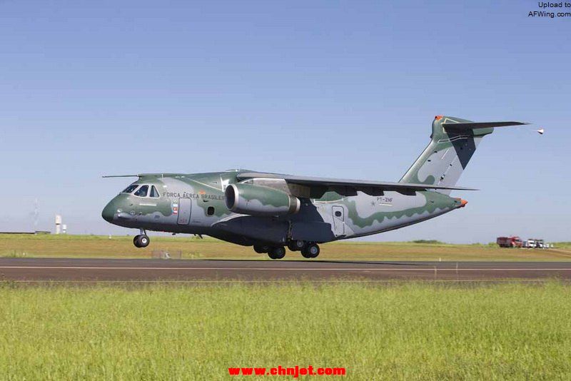 1_KC-390_Take_Off_02.jpg