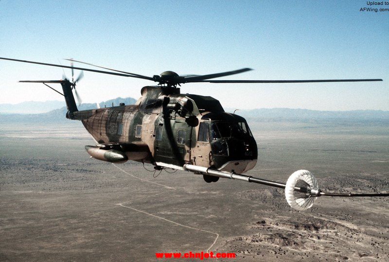 HH-3E_refueling_over_New_Mexico_1980.jpg