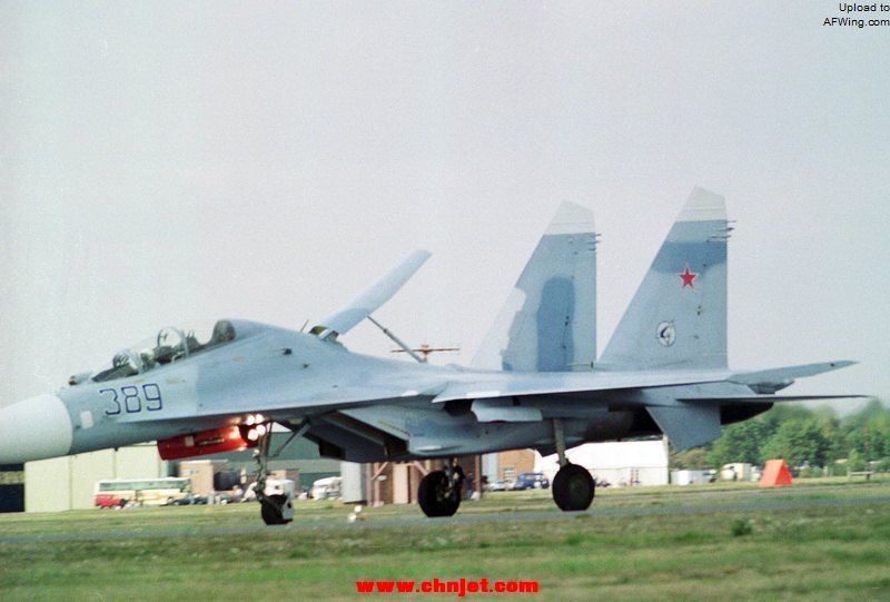 389_Sukhoi_Su-27UB_%28cn_25389%29_Russian_Air_Force%20%282%29.jpg