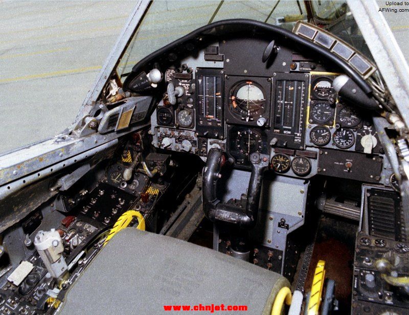 QF-106-cockpit.jpg