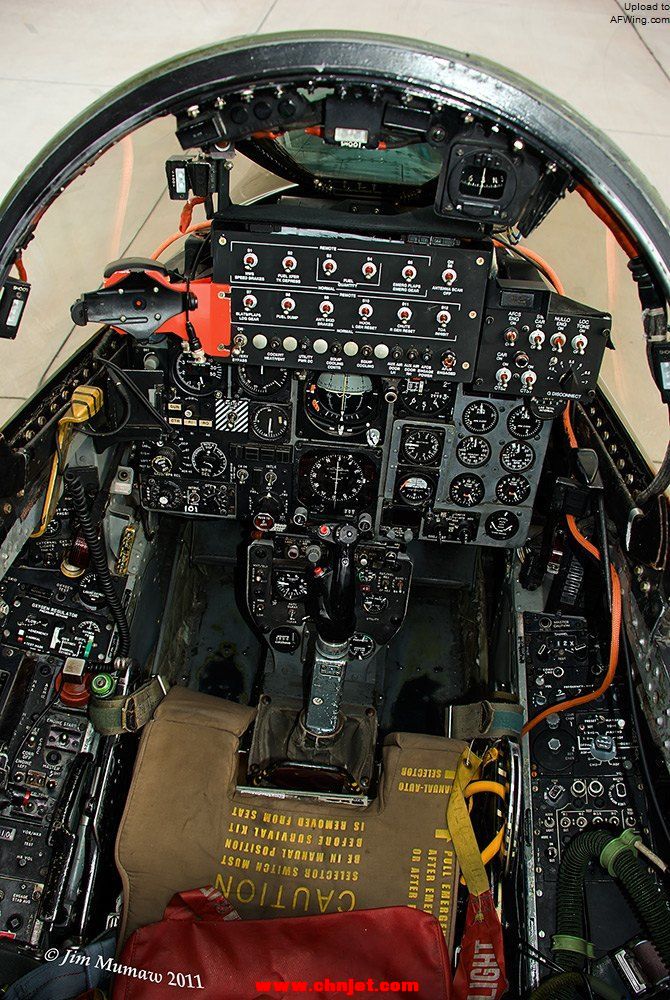 QF-4E-cockpit.jpg