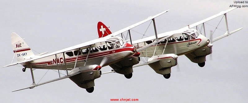 deHavilland-DH89-Inflight.jpg