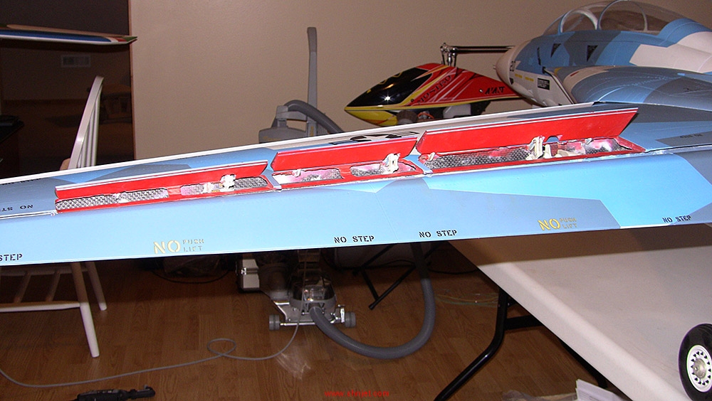 制作1:7比例F-14涡喷模型飞机