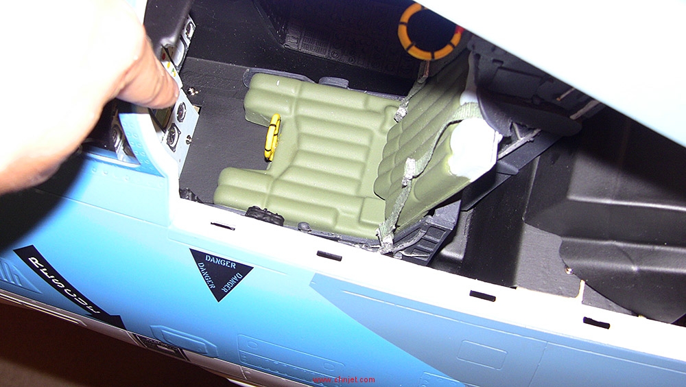 制作1:7比例F-14涡喷模型飞机