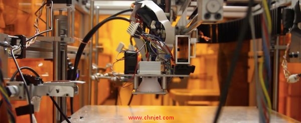 能一次性打印十种材料的3D打印机