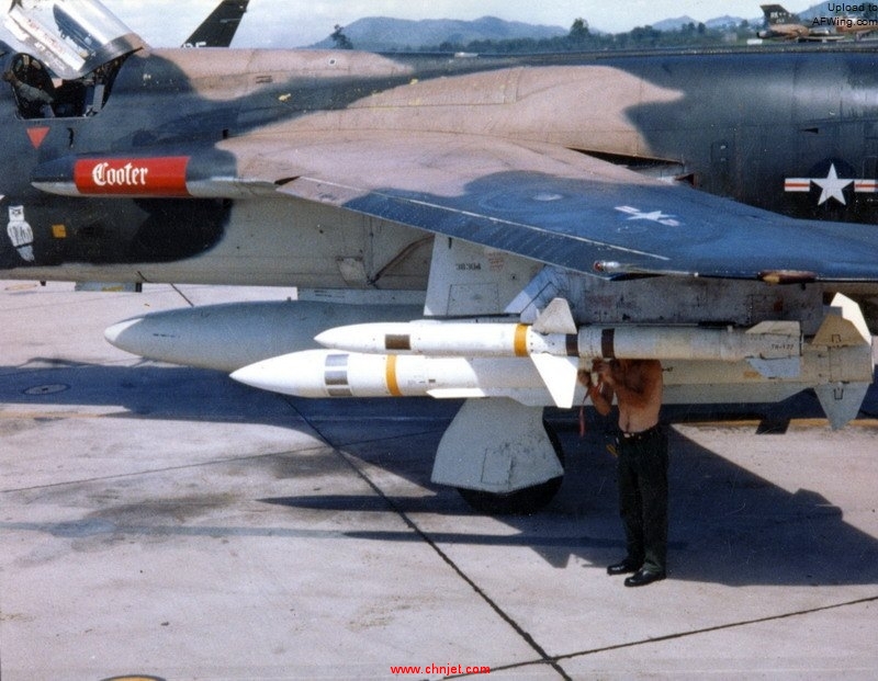 AGM-45_and_AGM-78_on_F-105F_late_1960s.jpg