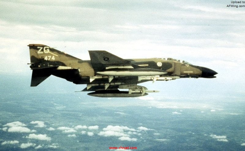 EF-4C_67th_TFS_over_Vietnam_Dec_1972.jpg