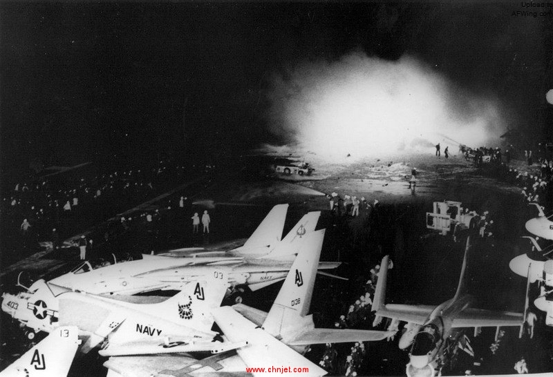 1280px-Firefightuing_on_USS_Nimitz_%28CVN-68%29_after_Prowler_crash_1981-2.jpg