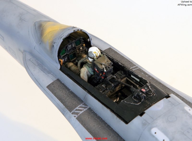 GD_F18C_63_cockpit.jpg