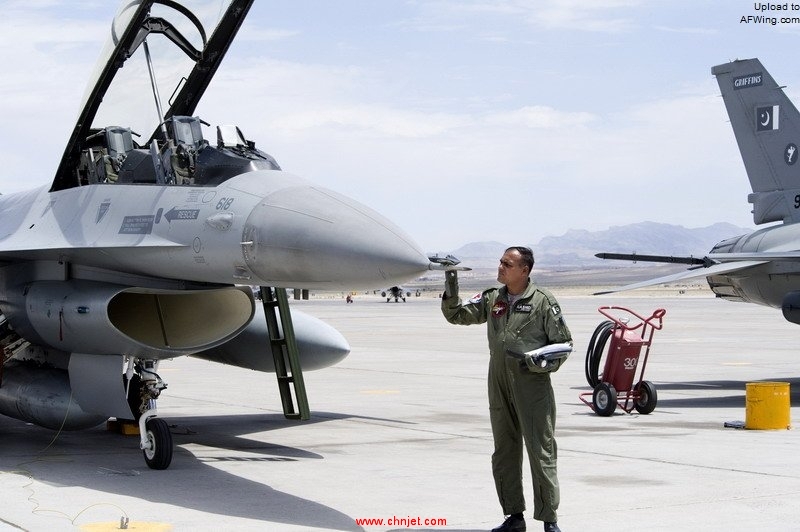 Pakistan_Air_Force_F-16_Red_Flag_2010_Rashid.jpg