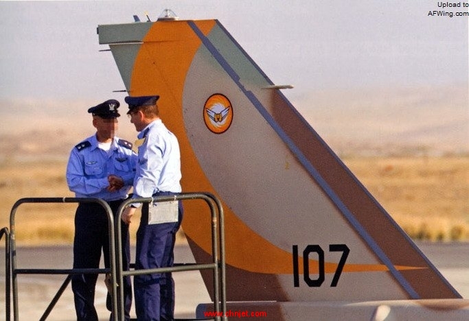 107sqn.jpg