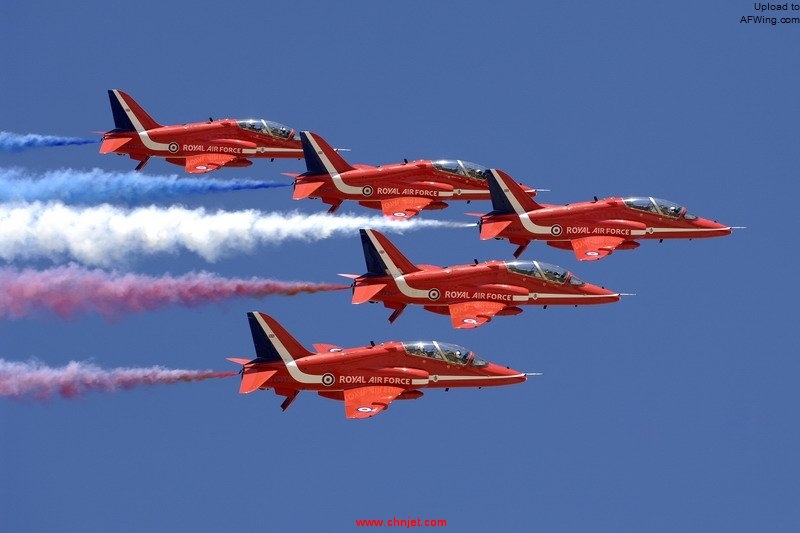 news-raf-red-arrows-to-fly-over-pride-in-london.jpg