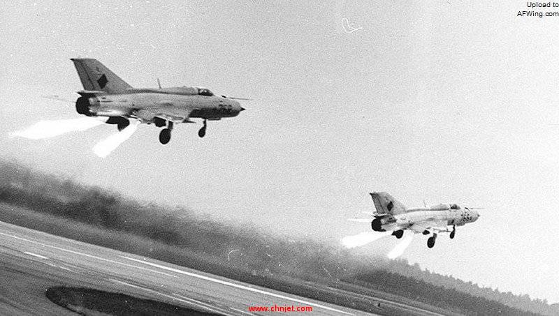 jg3_766-758-1979-mig-21-sps-rocket-assisted-take-off.jpg