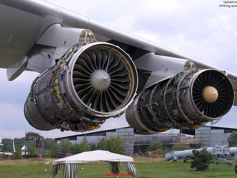 800px-Il-76TD_Soloviev_aircraft_engine.jpg