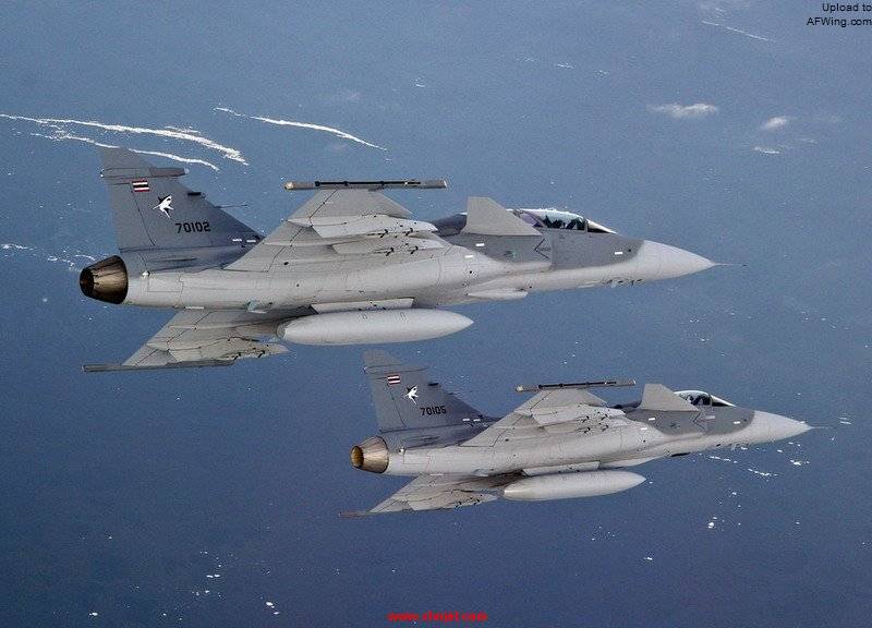 AIR_JAS-39s_RTAF_in_Sweden_lg.jpg