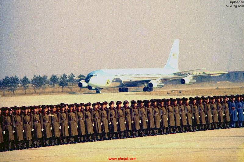 Arrival_of_Air_Force_One_in_Peking_-_NARA_-_194412.jpg