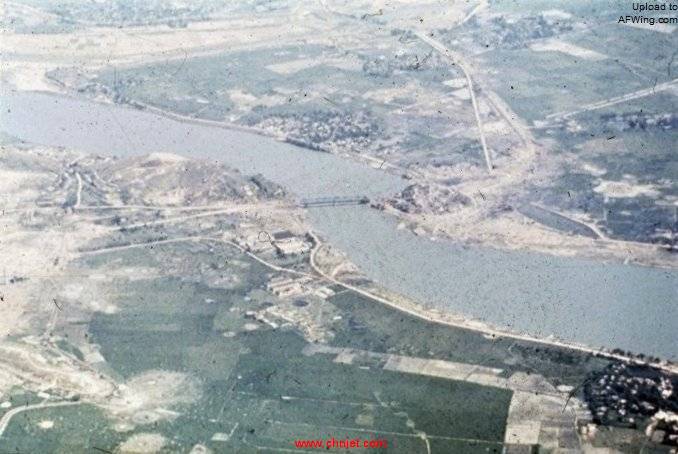 Thanh_Hoa_bridge_Vietnam_1972.jpg