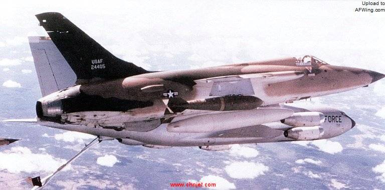 000-F-105D-M118-S.jpg