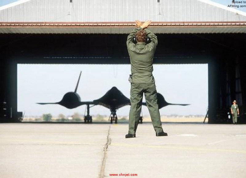 Lockheed-SR-71-Blackbird-127.preview.jpg