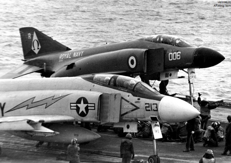 F-4J_VF-33_and_F-4K_892_NAS_on_USS_Independence_%28CVA-62%29_1971.jpg