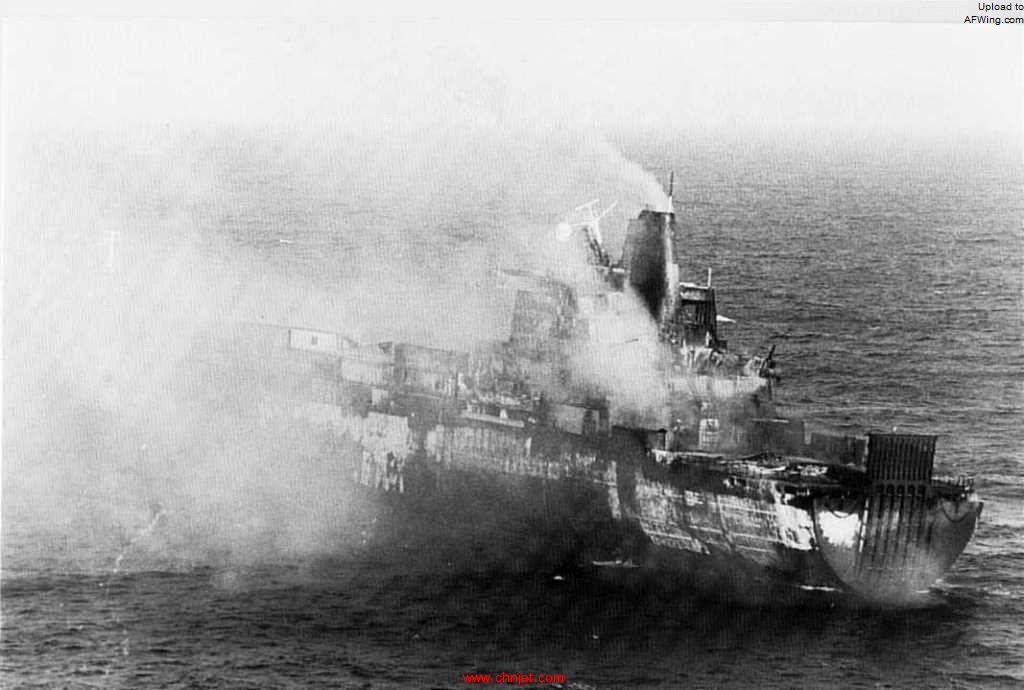 Atlantic-Conveyor-after-the-attack-03.jpg