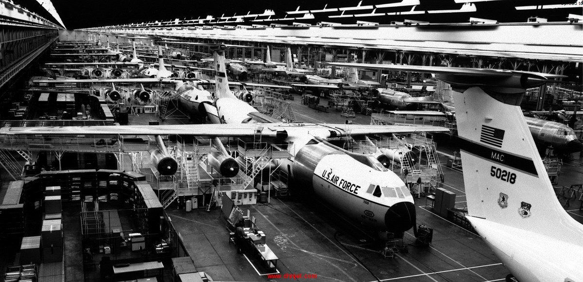 Lockheed_C-141A-B_conversion_1980.jpg