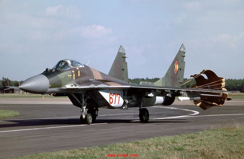 MiG-29_(12196698226).jpg