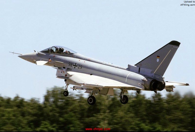 Pic_X_Maiden_Flight_of_Eurofighter_Typhoon_DA_1_2.jpg