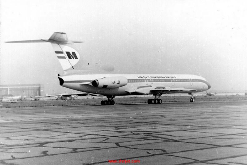 Malev_Tupolev_Tu-154A_(HA-LCI).jpg