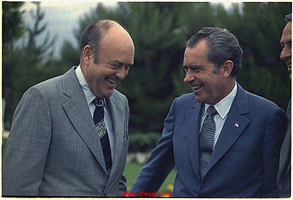 Nixon_with_Melvin_Laird.jpg