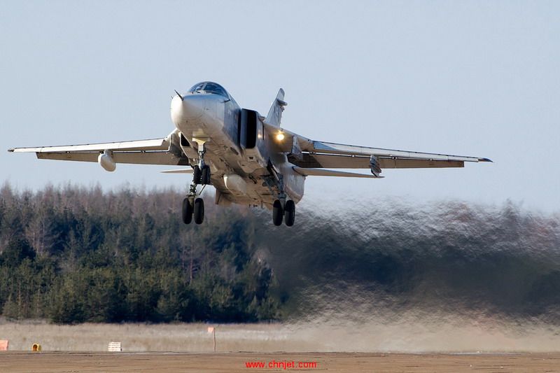 Sukhoi_Su-24MR,_Russia_-_Air_Force_AN2060622.jpg