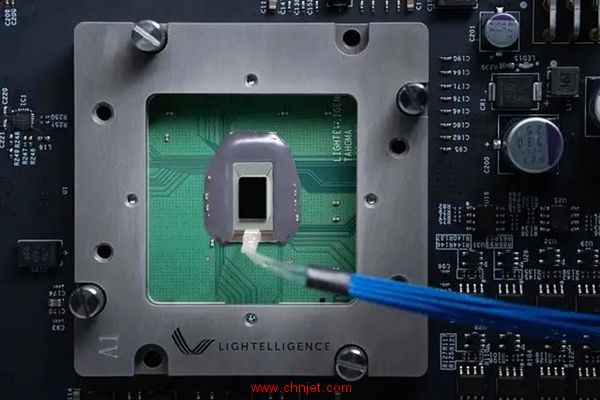 曦智发布光子计算处理器PACE：1GHz频率、比GPU快数百倍